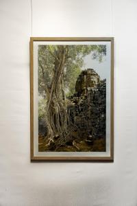 Raphaëlle Peria, Koh Ker#1, 2019. Encre et grattage sur photographie. 116x74cm